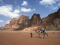 Kamelritt im Wadi Rum. 